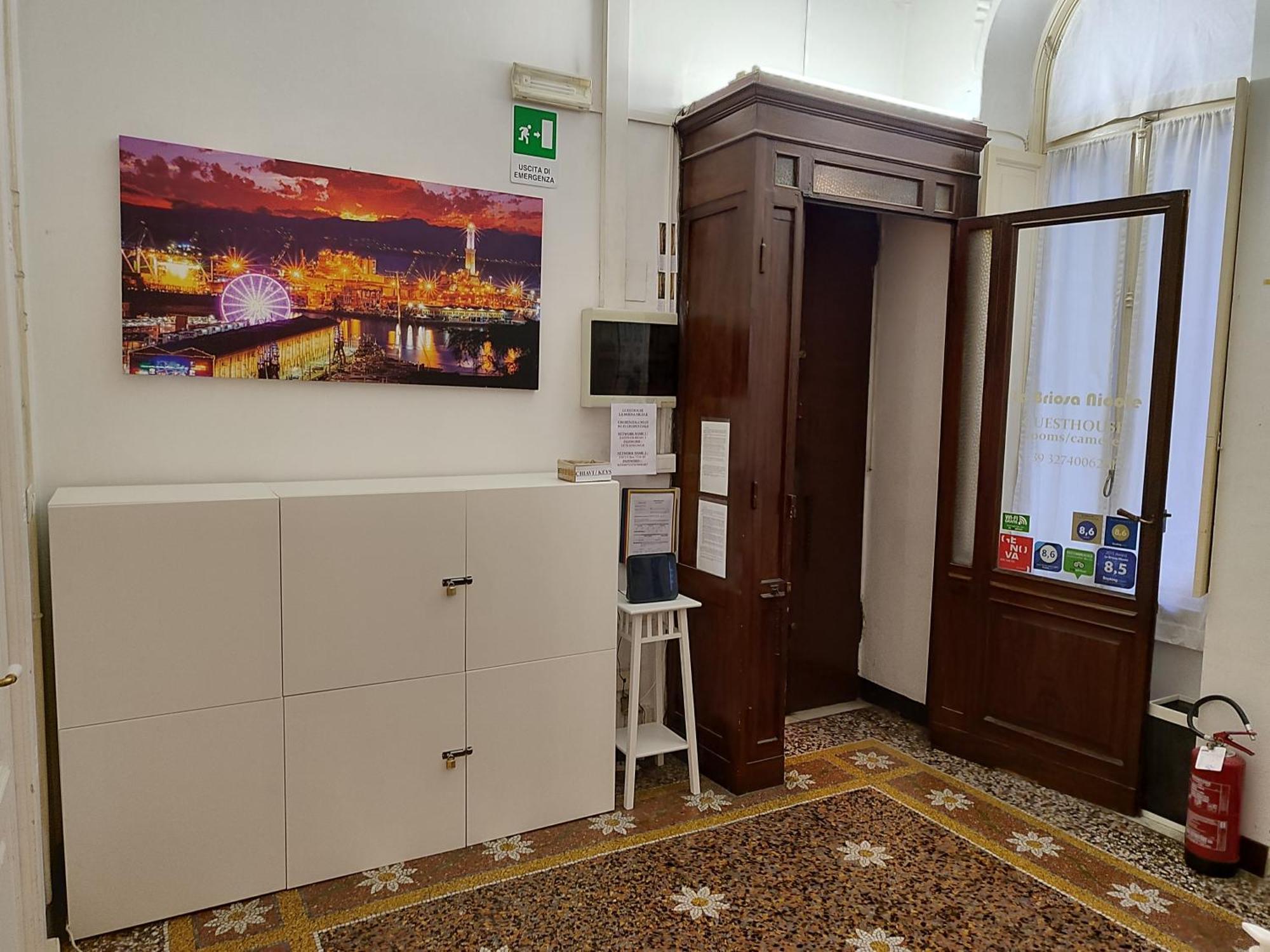 Guesthouse La Briosa Nicole Genua Exteriör bild