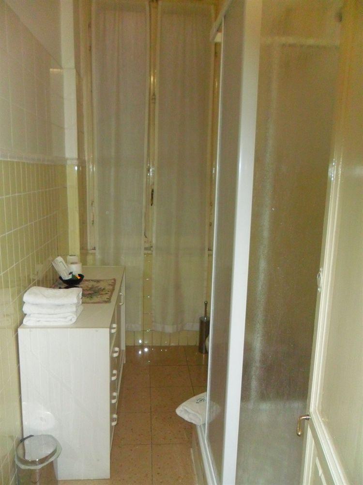 Guesthouse La Briosa Nicole Genua Exteriör bild