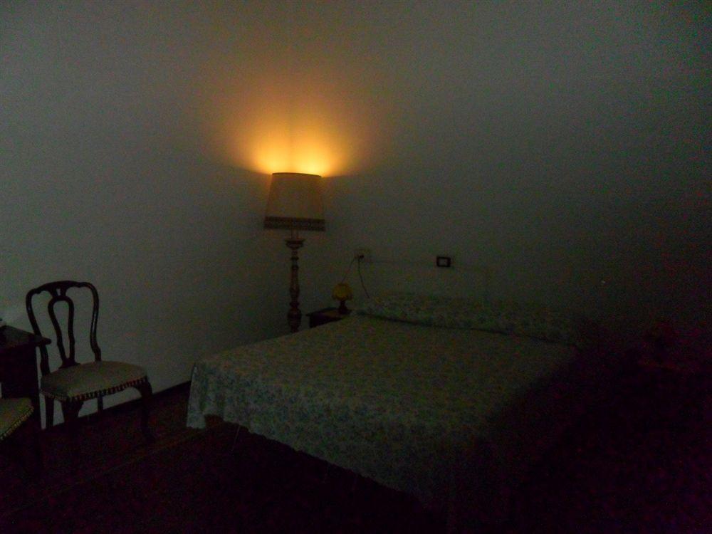Guesthouse La Briosa Nicole Genua Exteriör bild