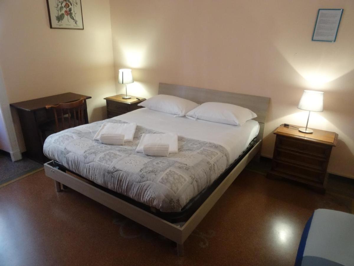 Guesthouse La Briosa Nicole Genua Exteriör bild